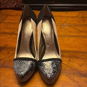 BCBGeneration Black and Cream Heels with High Heel and Elegant Design